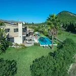 Owl Tereu - Luxury Retreat With Mountain Views 别墅 波连斯萨