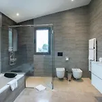 Owl Tereu - Luxury Retreat With Mountain Views 别墅