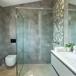 Owl Tereu - Luxury Retreat With Mountain Views 别墅