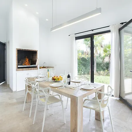 Owl Tereu - Luxury Retreat With Mountain Views וילה