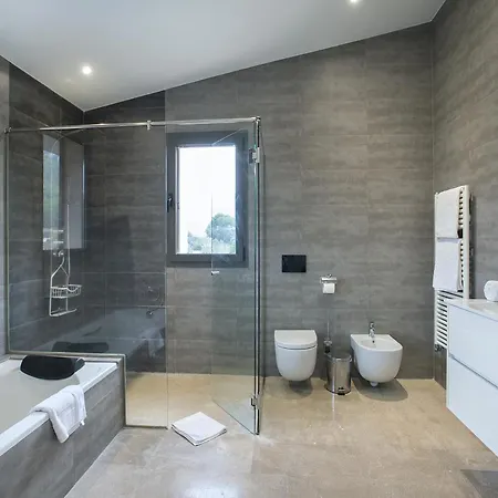 Owl Tereu - Luxury Retreat With Mountain Views *