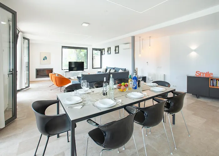 Villa Owl Tereu - Luxury Retreat With Mountain Views *