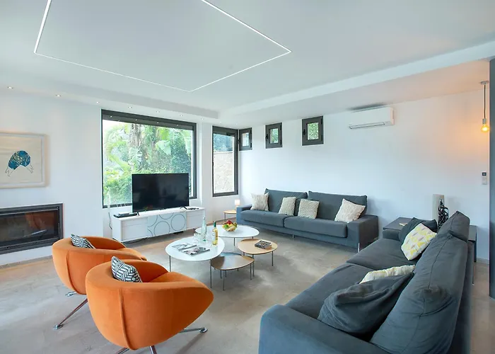 Owl Tereu - Luxury Retreat With Mountain Views