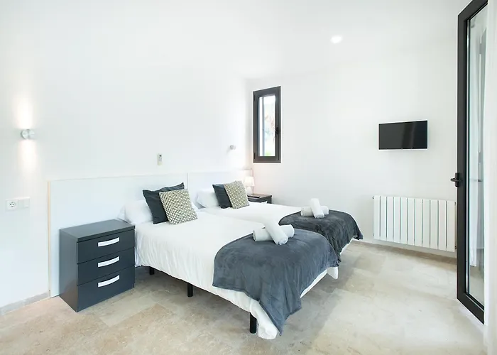 Villa Owl Tereu - Luxury Retreat With Mountain Views Pollença