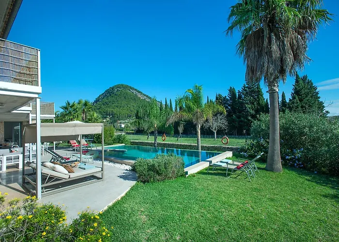 Villa Owl Tereu - Luxury Retreat With Mountain Views
