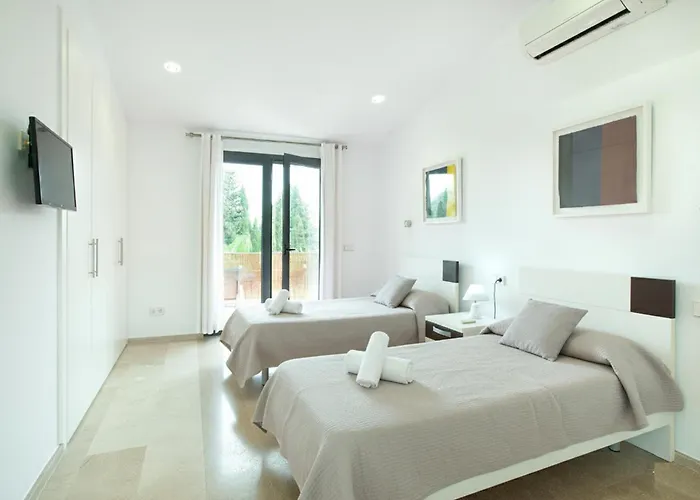 Villa Owl Tereu - Luxury Retreat With Mountain Views